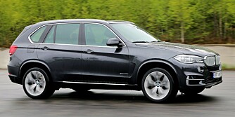 OVERSKRIDER: Ifølge ICCT står tyske premiummerker for de største overskridelsene av oppgitt forbruk. BMW X5 xDrive40d har oppgitt forbruk på 0,6 l/mil, men brukte 0,91 l/mil i vår test. FOTO: Terje Bjørnsen