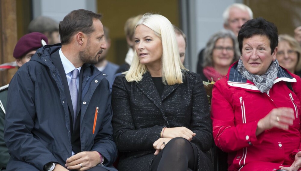 I STEIGEN: Haakon og Mette-Marit satt sammen med Hill-Marta Solberg, som er fylkesmann i Nordland.