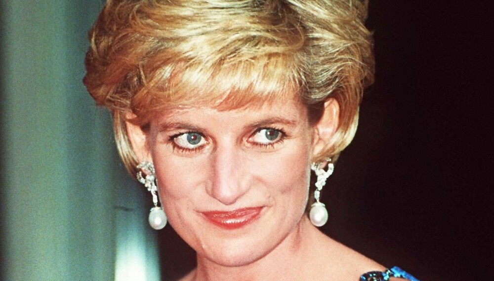 DØDE: Bare ett år etter
 skilsmissen fra prins Charles omkom prinsesse Diana i en tragisk bilulykke i Paris i 1997.