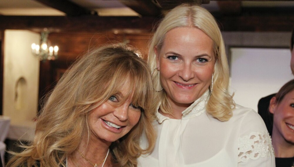 Stjernemøte: Goldie Hawn og kronprinsesse Mette-Marit fant virkelig tonen da de møttes på eksklusive Hotel Steinberger i Davos.