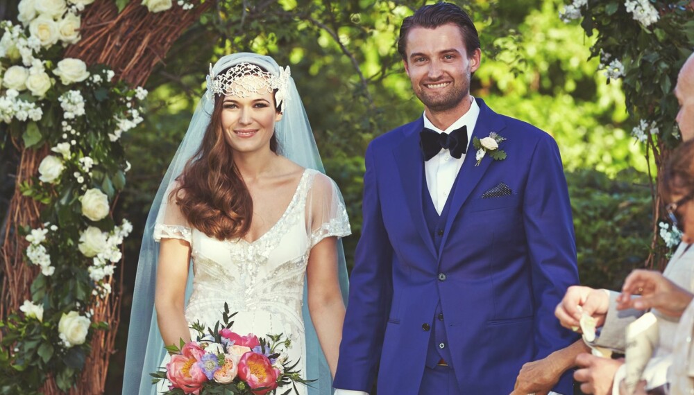ITALIENSK BRYLLUP: Elisabeth og Torer ønsket seg et intimt og romantisk bryllup som varte over flere dager, og flyttet like gjerne hele bryllupsfesten til Toscana i Italia. ITALIENSK BRYLLUP: Elisabeth og Torer ønsket seg et intimt og romantisk bryllup som varte over flere dager, og flyttet like gjerne hele bryllupsfesten til Toscana i Italia.