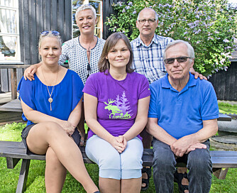 GLEDE: Cecilies takknemlighet er å spore i klemmer og smil. Noen ganger er det vanskelig å vite hva man skal si til de som hjelper. Fra venstre: Benedicte Gaare, Elin Simonsen, Per Håkon Gaare og Jan Anders Bråten. GLEDE: Cecilies takknemlighet er å spore i klemmer og smil. Noen ganger er det vanskelig å vite hva man skal si til de som hjelper. Fra venstre: Benedicte Gaare, Elin Simonsen, Per Håkon Gaare og Jan Anders Bråten.