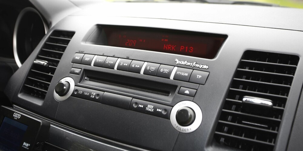 DAB I BILEN: Digitalradioundersøkelsen til TNS Gallup har vist at opptil en fjerdedel av nordmenns radiolytting skjer i bilen. FOTO: Radio.no