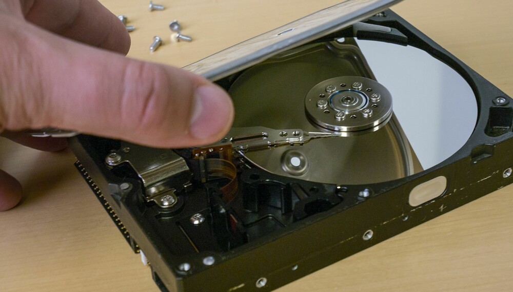 SKJULT SKATT: Ikke kast en gammel harddisk før du har tatt ut "skatten" som befinner seg på innsiden av harddisken.