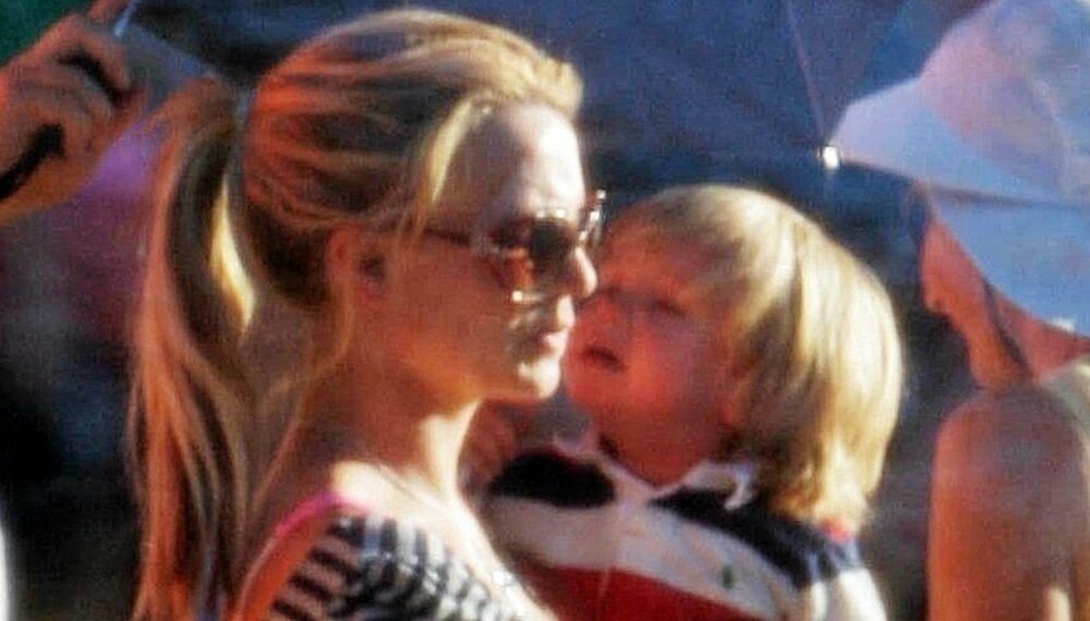 UT PÅ TUR: Britney skal ha truet med å droppe hele turneen hvis hun ikke kunne ha med seg sønnene Sean Preston og Jayden James.