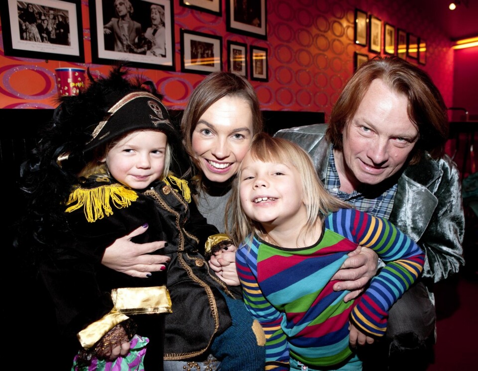 BARNA KOMMER FØRST: Kaia og Jan har barna Bastian og Hennika sammen. Her er de på en teaterpremiere i fjor.