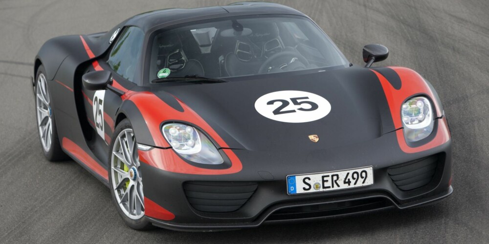 STIV PRIS: Super-Porsche blir ingen billig affære. FOTO: Porsche