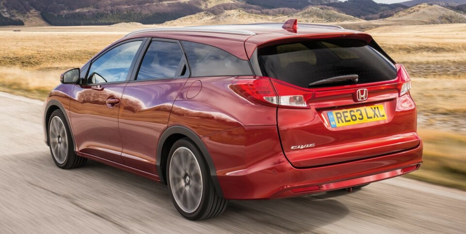 STØRRE: Honda Civic Tourer er 23,5 centimeter lengre enn kombikupéen og blir blant de aller største stasjonsvognene i kompaktklassen når det gjelder plass. FOTO: Honda