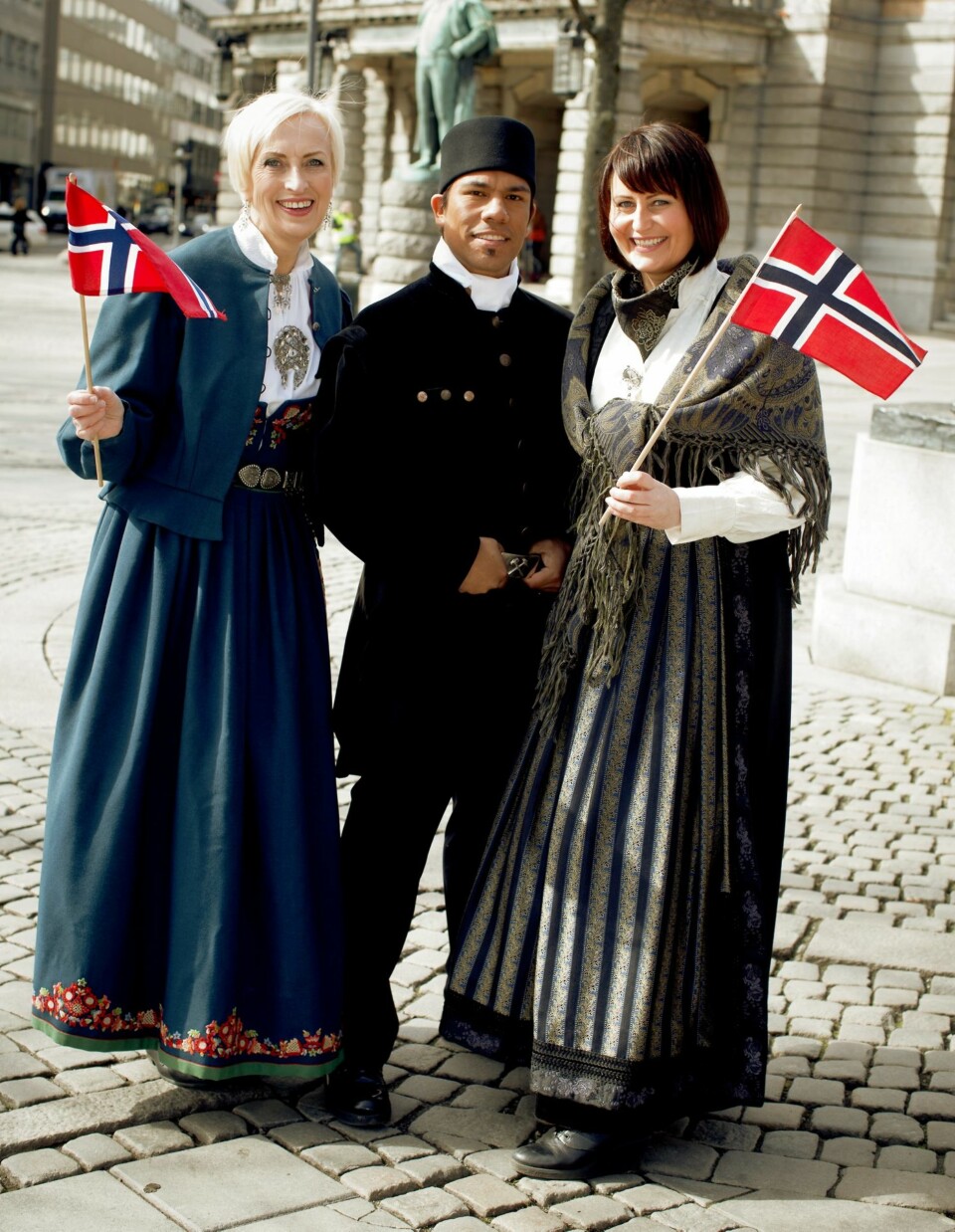 PROFILERT: Vegarder en svært profilert programleder i NRK. Her sammen med Karen-Marie Ellefsen (t.v.) og Line Andersen i forbindelse med fjorårets 17. mai-sending.