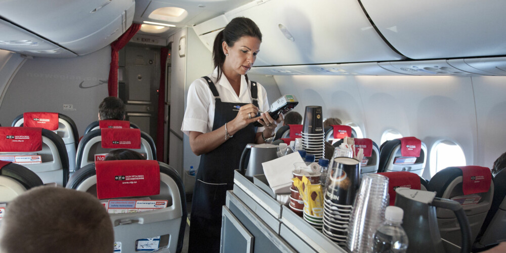 ALLTID SERVICE-INNSTILT: Flyverter kan ha en utfordrende jobb i de tilfellene passasjen slår seg vrang. FOTO: Norwegian ALLTID SERVICE-INNSTILT: Flyverter kan ha en utfordrende jobb i de tilfellene passasjen slår seg vrang. FOTO: Norwegian