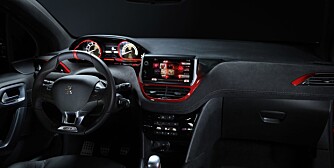 GTI: Barskt interiør med rød bakgrunnsbelysning. GTI: Barskt interiør med rød bakgrunnsbelysning.