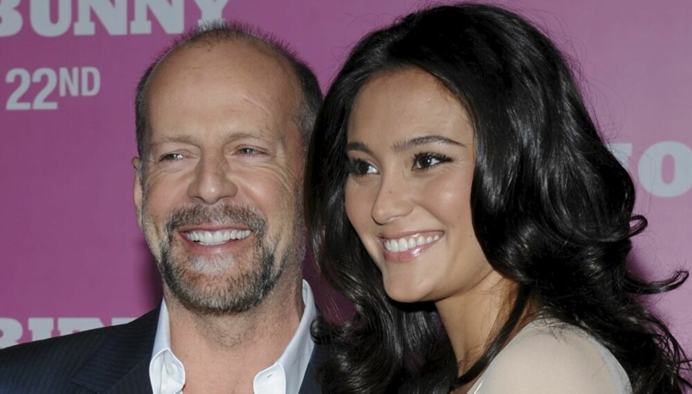 LYKKELIGE: Bruce Willis og Emma Heming har vært et par i et års tid.