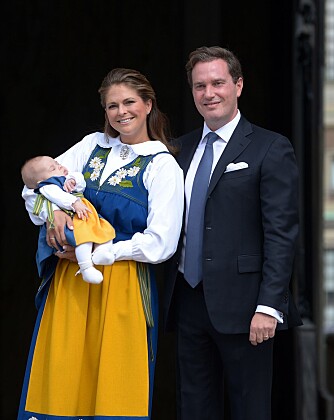 Prinsesse Leonore på sitt første offisielle oppdrag med mamam og pappa.
