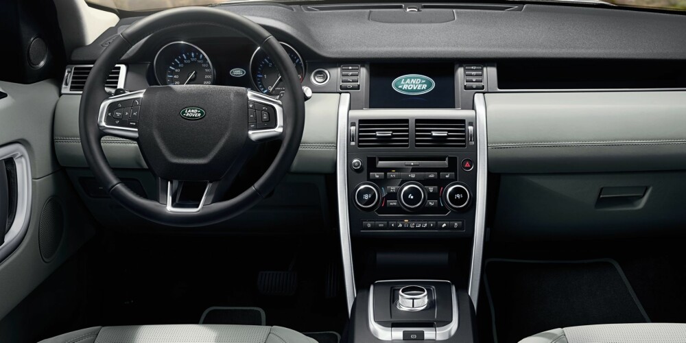 FØRERMILJØ: Land Rover Discovery Sport. FOTO: Produsent