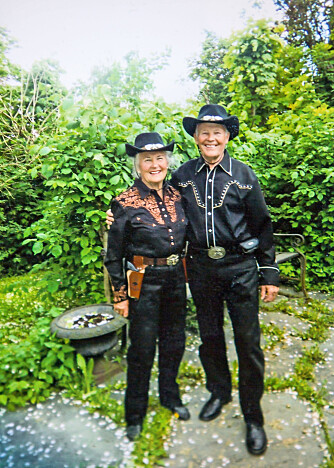 75 ÅR: Da Karin og Per fylte 75 år, inviterte de 90 gjester til cowboyfest på Nordstrand. Kostymene sine kjøpte de i New York. 