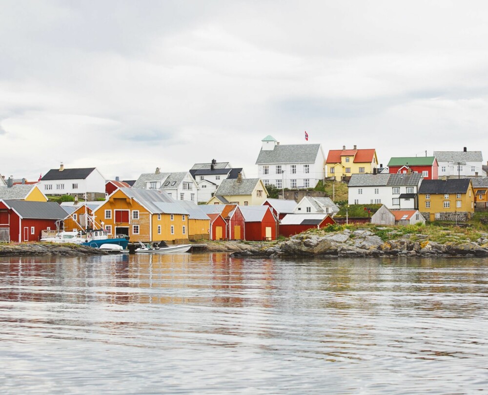 BJØRNSUND: Fiskeværet Bjørnsund ligger langt ute i havet utenfor Hustadvika i Møre og Romsdal. BJØRNSUND: Fiskeværet Bjørnsund ligger langt ute i havet utenfor Hustadvika i Møre og Romsdal.