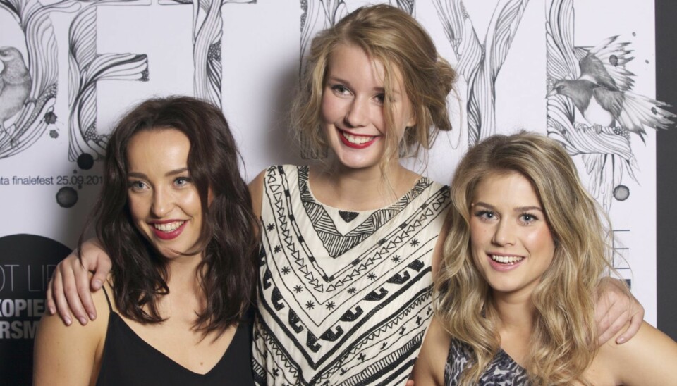 TOPP TRE: Karn, Marit og Sara var konkurransens tre finalister.