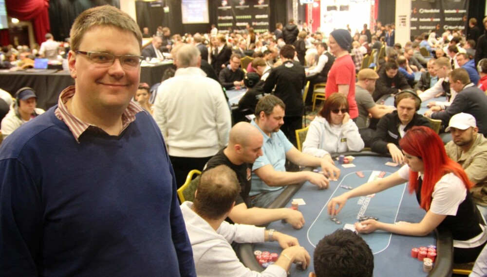 GLAD MANN: Sigurd Eskeland, her under poker-NM i Dublin i mars, smiler bredt på en historisk dag for norsk poker.