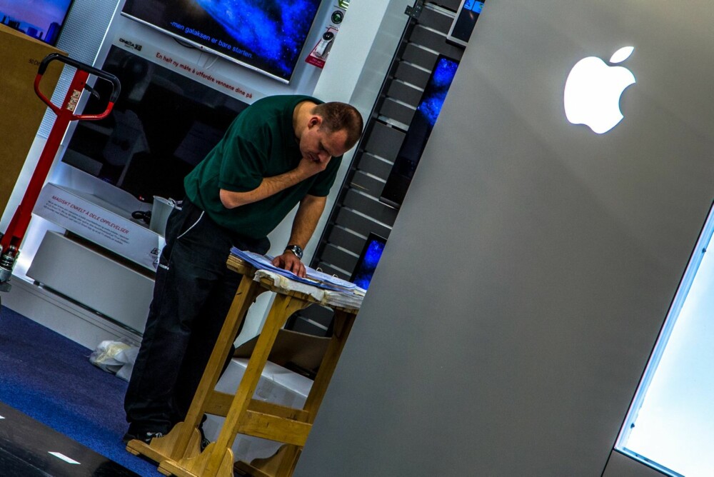 VERDENS FØRSTE: Elkjøp Megastore på Lørenskog få åpne den første shop-in-shop-løsningen til Apple. VERDENS FØRSTE: Elkjøp Megastore på Lørenskog få åpne den første shop-in-shop-løsningen til Apple.