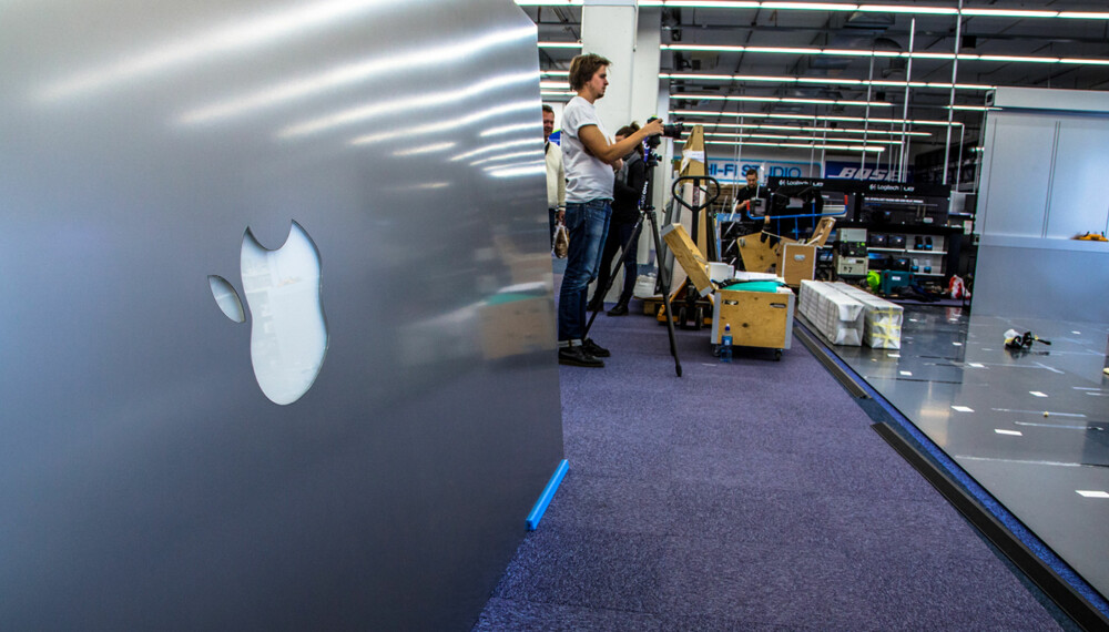 LOGO: Apple legger verdenspremieren av sitt nye butikkonsept til Elkjøp Megastore på Lørenskog utenfor Oslo.