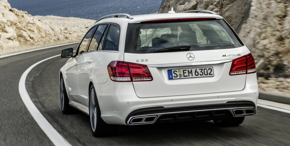 VERSTING: AMG kommer med en 4MATIC S-modell av E-klasse med 585 hk, 800 Nm og en akselerasjon fra 0-100 km/t på 3,6 sekunder. Den nye og ''vanlige'' AMG-versjonen av E-klasse har bare 557 hk, og gjør 0-100 km/t på trege 4,2 sekunder. FOTO: Daimler AG