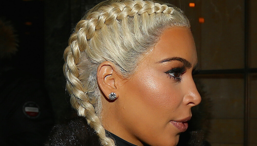 BOXER BRAIDS: Kim Kardashian West med to stramme, blode boxer braids. ILLUSTRASJONSFOTO: Stella Pictures