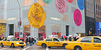 FÅ FART PÅ FERIEPENGENE: Glem budsjettet, i New York får feriepengene bein å gå på. Ta turen innom Louis Vuittons legendariske flagshipbutikk på Fifth Avenue.