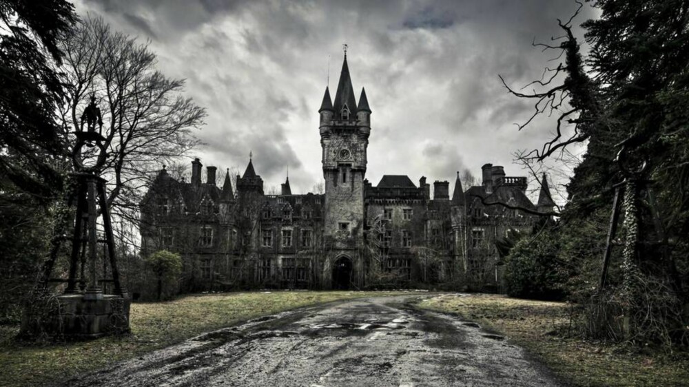 SPØKELSESSLOTT: Dette slottet i Belgia er populært blant spøkelsesjegre - og det er lett så skjønne hvorfor.