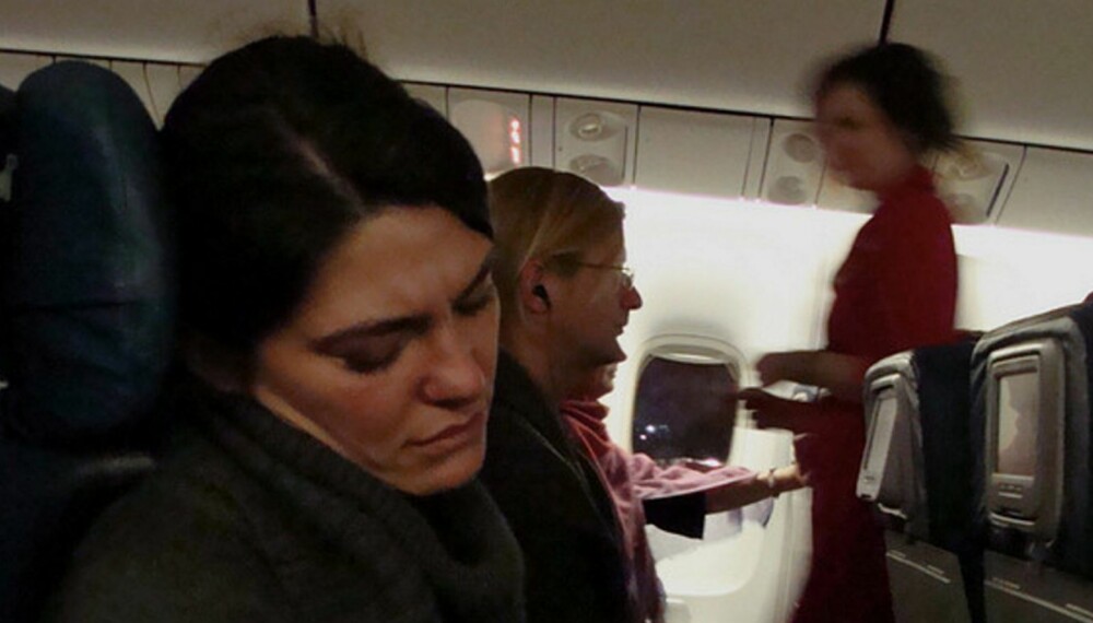 ZZZZ: Kink i nakken, vondt i beina og litt for sterkt lys. Det er ikke lett å sove på et fly. ZZZZ: Kink i nakken, vondt i beina og litt for sterkt lys. Det er ikke lett å sove på et fly.