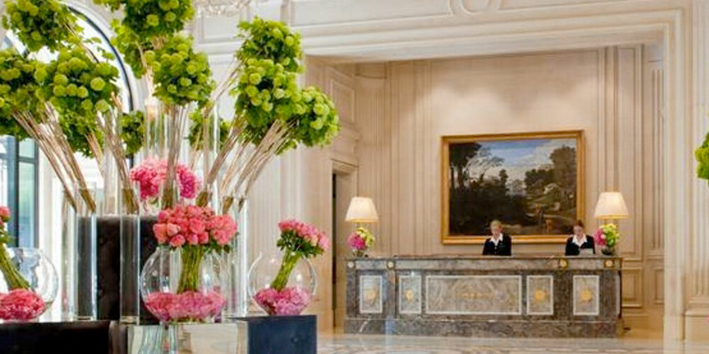 BLOMSTERHAV: På dette Paris-hotellet har de et enormt blomster-budsjett. BLOMSTERHAV: På dette Paris-hotellet har de et enormt blomster-budsjett.