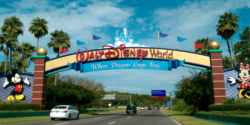 DER DRØMMER BLIR VIRKELIGHET: Og har du med deg barn til Florida, ja da bør du ta dem med til Orlando og enorme Disney World - for dette må være det nærmeste du kommer paradis som barn. DER DRØMMER BLIR VIRKELIGHET: Og har du med deg barn til Florida, ja da bør du ta dem med til Orlando og enorme Disney World - for dette må være det nærmeste du kommer paradis som barn.
