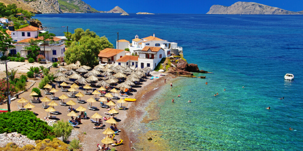 HYDRA: Til denne sjarmerende øya kommer du deg til og med på dagstur fra Athen. Her er tempoet rolig, det finnes ingen biler og livet nytes best fra vannkanten.