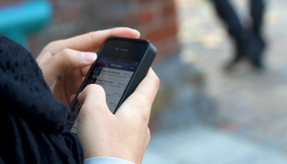 FACEBOOK: Du kan enkelt kontrollere sikkerhetsinnstillingene dine på Facebook via mobilen din. ILLUSTRASJONSFOTO: Colourbox