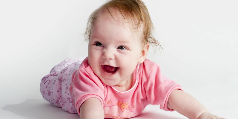 TENK DEG OM: Det kan være morsomt å leke med å sette sammen navn. Men det er ikke sikkert barnet deler din humor hvis du døper datteren din Kaj-Jack eller Polly-Esther.