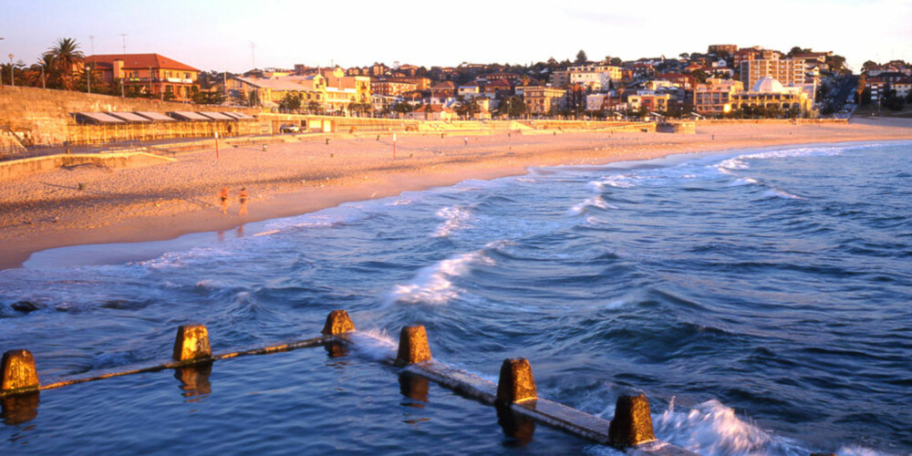 COOGEE BEACH: Vakre Coogee Beach er en av de absolutt flotteste bystrendene i Sydney.