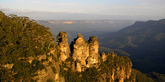 BLUE MOUNTAINS: Dene fjellkjeden er populær blant turister. Formasjonen i bildet kalles "3 søstre. BLUE MOUNTAINS: Dene fjellkjeden er populær blant turister. Formasjonen i bildet kalles "3 søstre.