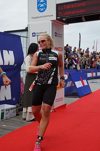 LENE TAKELUND: Bildet er tatt da hun deltok i  Ironman Haugesund 70.3 sist sommer. Takelund jobber som salgssjef i et legemiddelfirma og er  instruktør på Elixia.