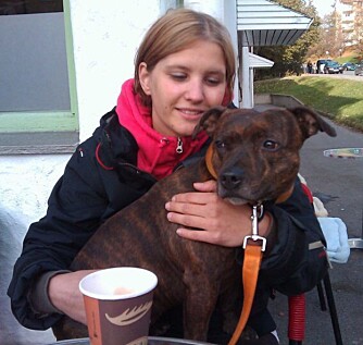 EMMA ANDERSON: Hundeeieren fikk erfare hvor bra det er å ha dyreforsikring. FOTO: Privat.