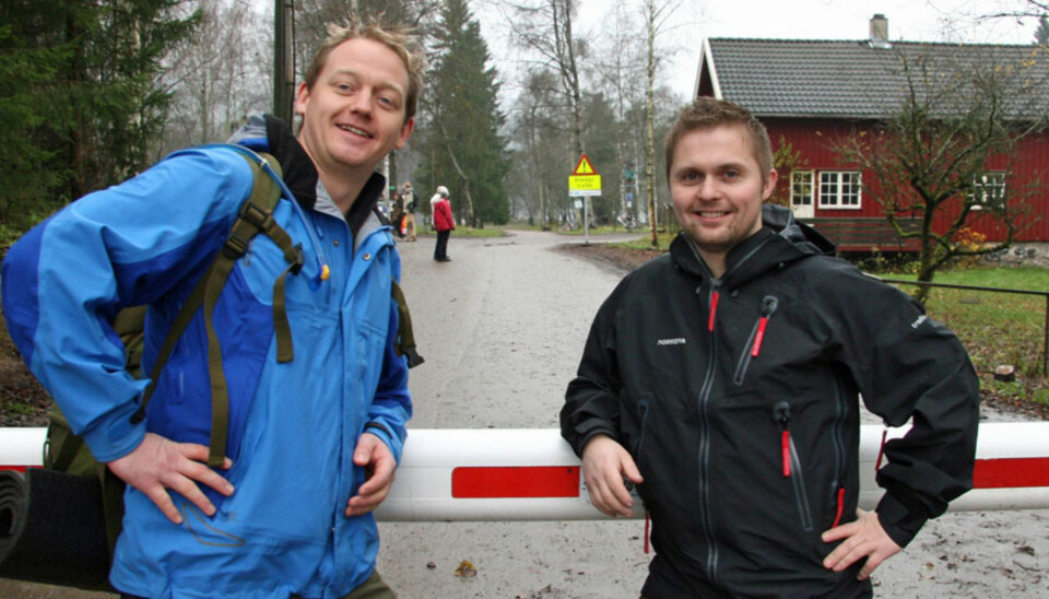 Sjekker damer på tur