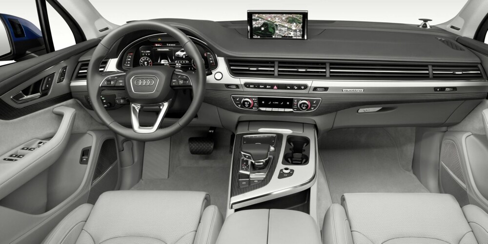 SOLID: Interiøret er slik det skal være i en dyr Audi – det er svært solid og gir en påkostet følelse. Dashbordet er ryddig. 
