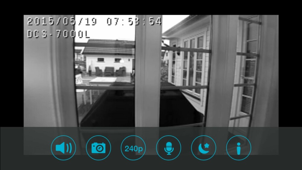 UTEBILDE: D-link DSC-7000L kan også settes opp slik at kameraet fanger opp et areal utendørs. Vær oppmerksom på at dette fungerer dårlig når det er lys i rommet der kameraet står. Dette bildet er tatt i dagslys.