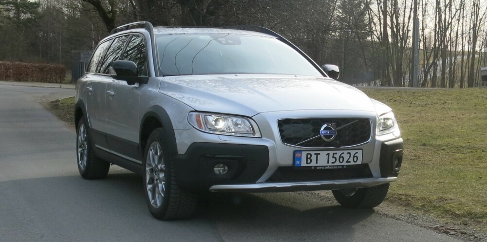 XC70: Volvo XC70 har fått en lite ansiktsløft og blant annet siste generasjon Haldex-firehjulstrekk. FOTO: Martin Jansen