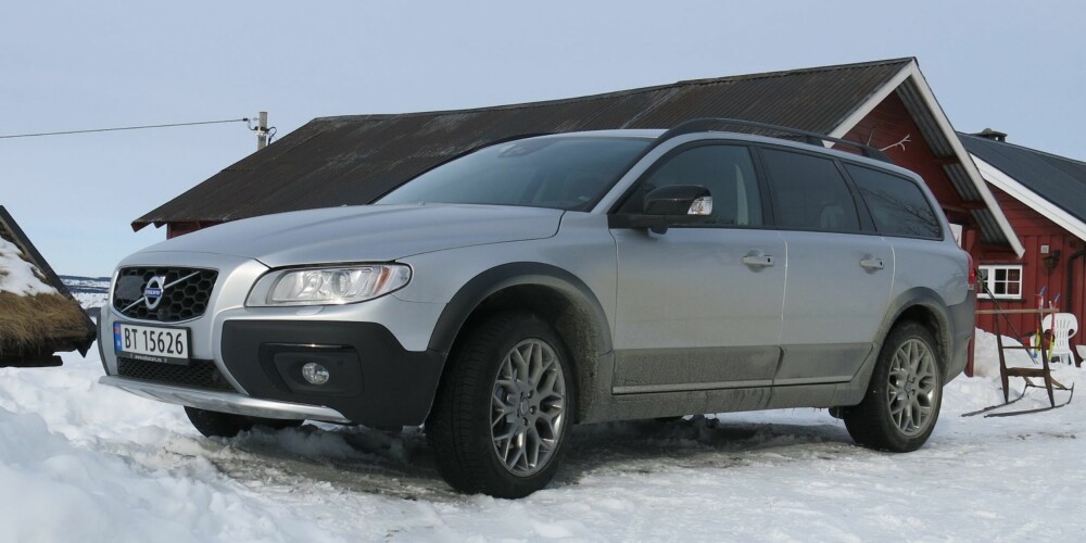 XC70: Volvo XC70 er fortsatt en solid representant i hyttebil-sjangeren. FOTO: Martin Jansen XC70: Volvo XC70 er fortsatt en solid representant i hyttebil-sjangeren. FOTO: Martin Jansen