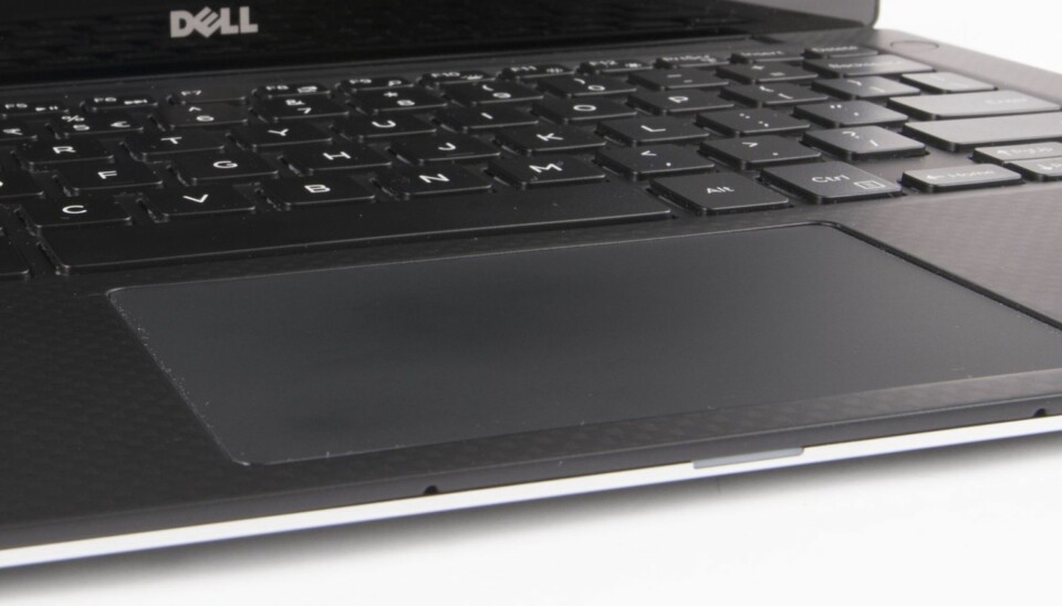 NYE TASTER: Dell XPS 13 (2015) har nye og flatere taster enn forgjengeren.