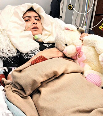 PÅ SYKEHUSET: Malala ble fløyet fra Pakistan til Queen Elizabeth Hospital i Birmingham i England for videre operasjoner og behandlinger.