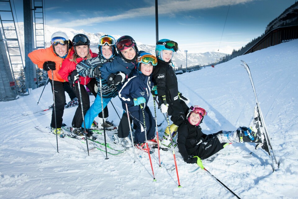 Høyt oppe: Jan Ove, Siren, Kaspar, Cara, Julian, Ada og Ameli stortrives i høyden i Hemsedal.