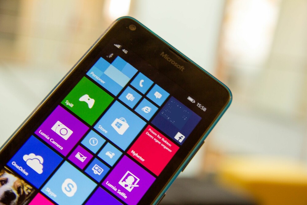 SNART WINDOWS 10? Lumia 640 blir en av de aller første Windows-mobilene som får Windows 10. De seneste ryktene vil ha det til at Windows 10 skal lanseres i slutten av juli. Normalt har Microsoft lansert nye Windows-versjoner på høsten - ofte i oktober.