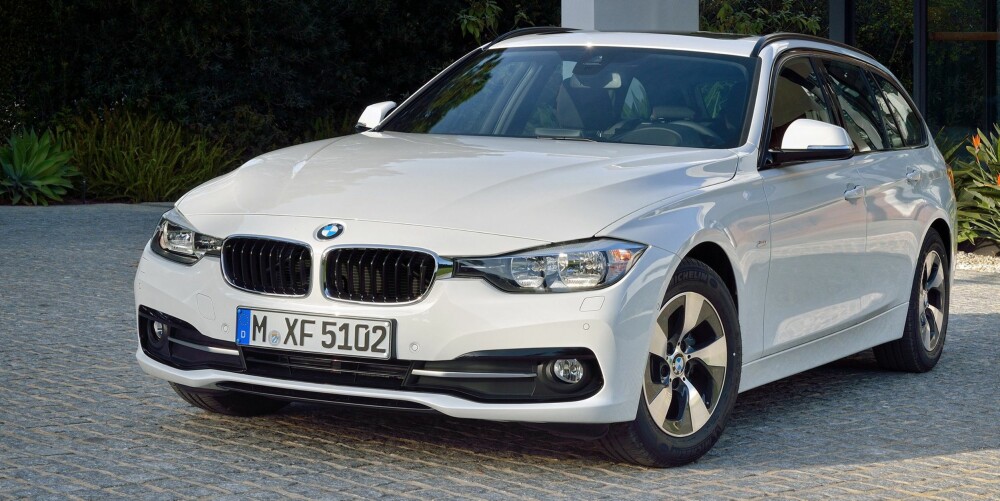KRAFTPLUGG: Hybrid-drivlinjen gjør at 330e blir relativt gunstig når man tar med effekten i beregningen. Foto: BMW KRAFTPLUGG: Hybrid-drivlinjen gjør at 330e blir relativt gunstig når man tar med effekten i beregningen. Foto: BMW