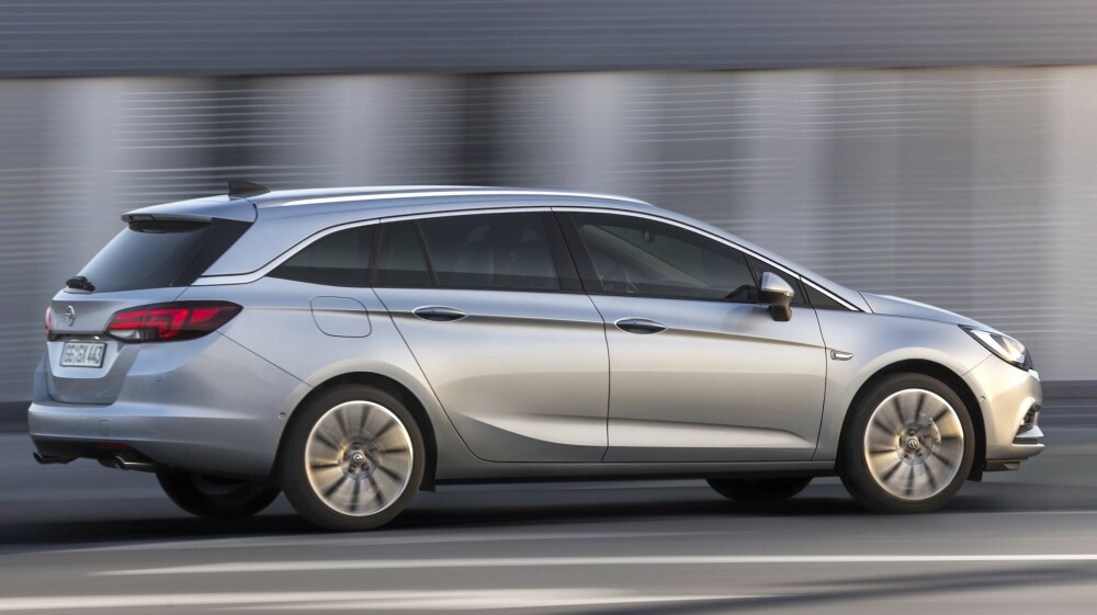VIKTIG MODELL: Opel har ikke gjort det veldig godt i Norge de siste årene, men med en moderne kompaktbil på plass ser fremtiden lysere ut for tyskerne. Foto: Opel