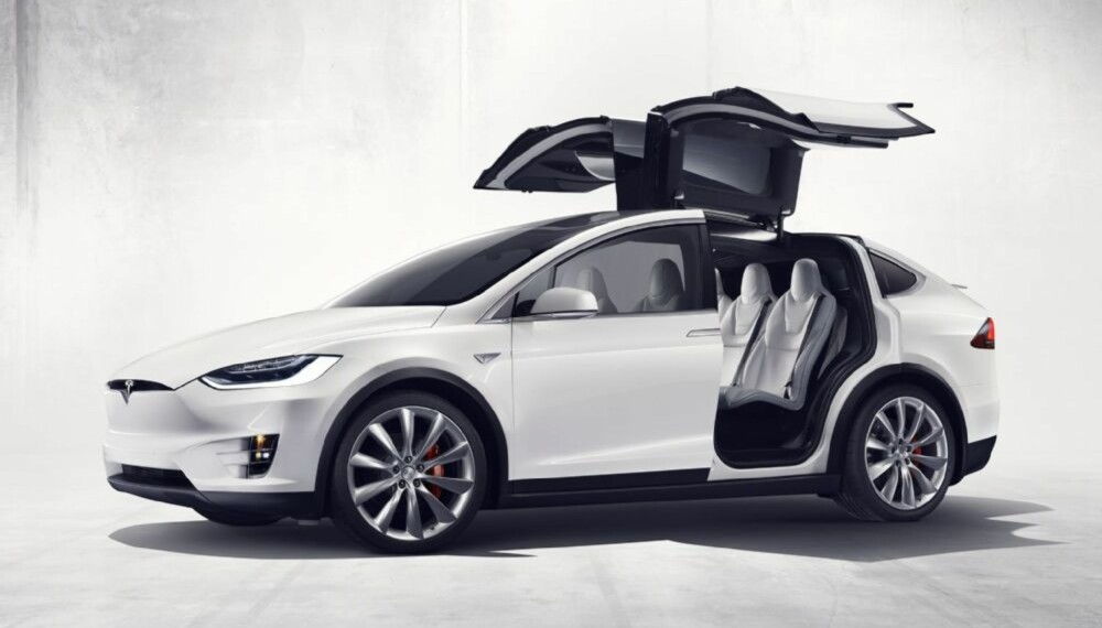 <b>VINGEDØRER: </b>De spektakulære dørene ga Tesla en god del utfordringer, men har også gitt Model X mye ekstra oppmerksomhet.